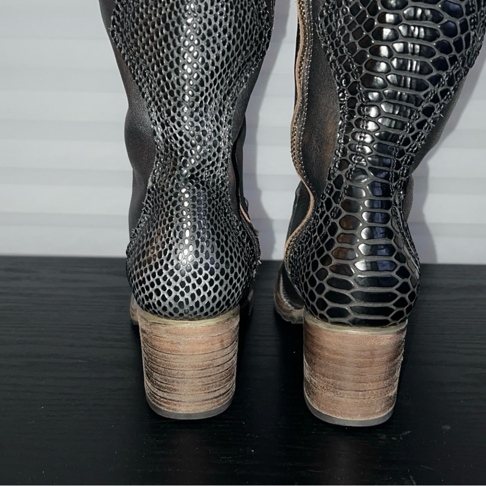 FREEBIRD Calgary Black Leather Knee-High Boots - Picture 7 of 10
